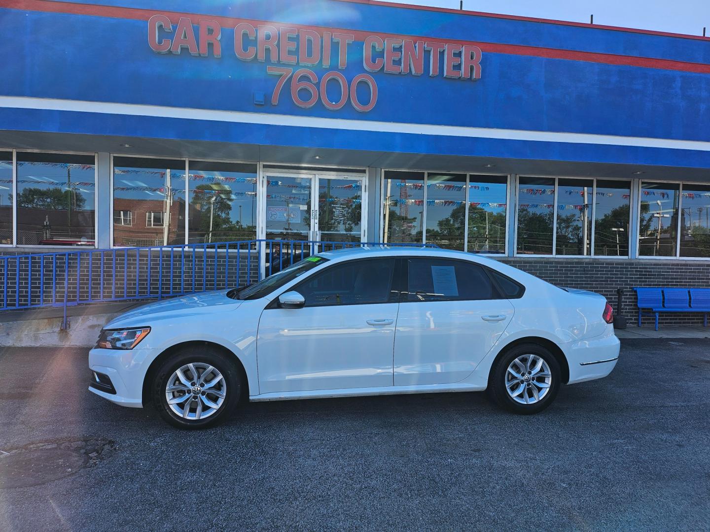 2018 WHITE Volkswagen Passat R-Line (1VWAA7A36JC) with an 2.0L L4 DOHC 16V engine, 6A transmission, located at 7600 S Western Ave., Chicago, IL, 60620, (773) 918-3980, 0.000000, 0.000000 - Photo#0